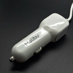 CARGADOR PARA AUTO CON CABLE MALIBU CON CABLE TIPO V8. 3.1 A