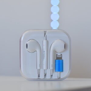 AURICULAR PARA IPHONE FICHA LIGHTNING - CON CABLE MALIBU